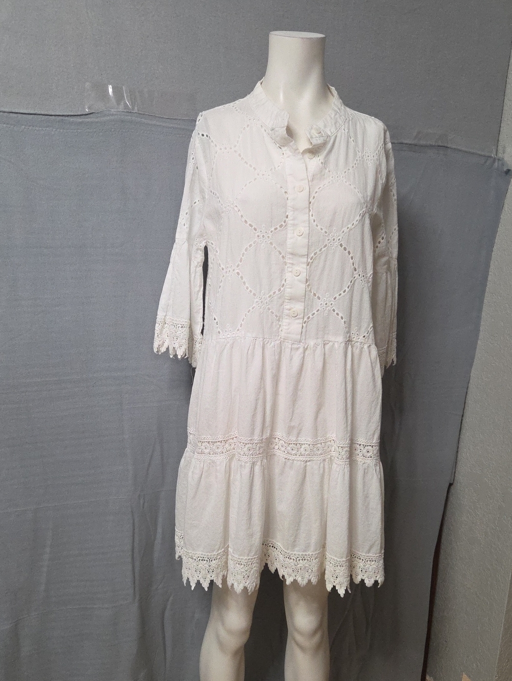 Mazik White Eyelet Lace Tiered Mini Dress Large Size.